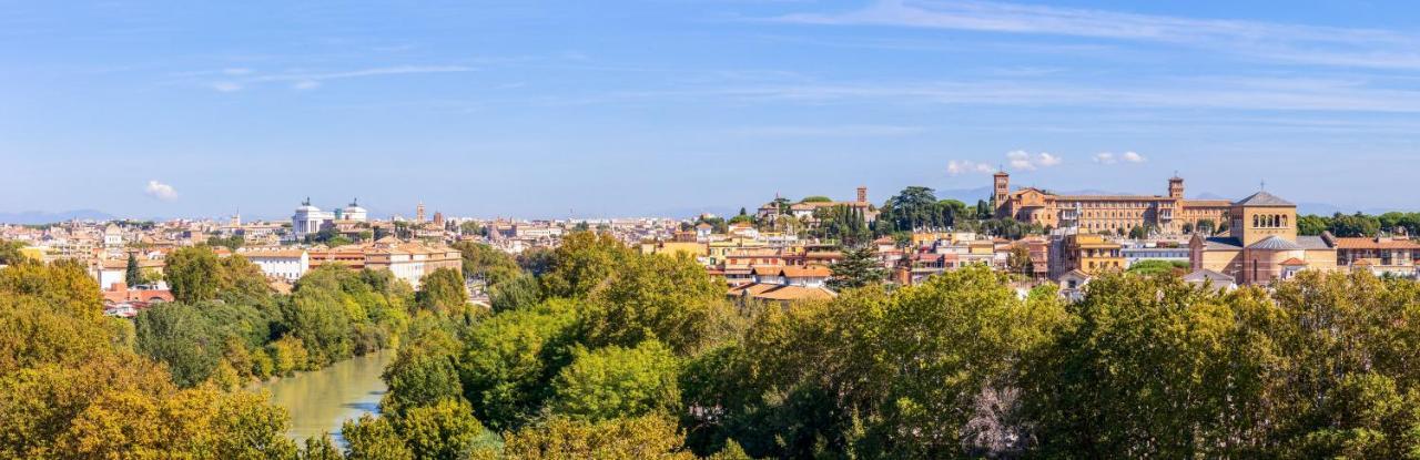 Penthouse With A Panoramic Rooftop In Trastevere With Seasonally Jacuzzi Rome Exterior photo